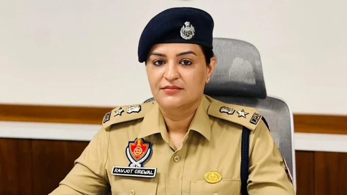 तरनतारन की एसएसपी डाॅ. रवजोत ग्रेवाल निलंबित, चुनाव आयोग ने दिए आदेश