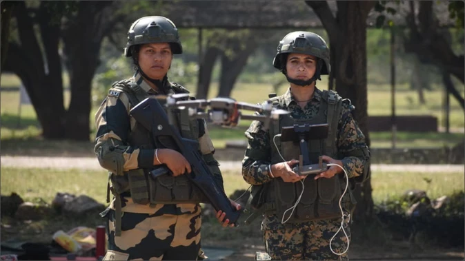 बीएसएफ की महिला जवानों को मिल रही आधुनिक ड्रोन ट्रेनिंग, सीमा सुरक्षा में नया अध्याय