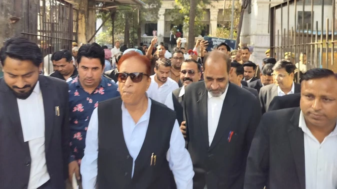 सपा नेता आजम खां को कोर्ट से बड़ी राहत, भड़काऊ भाषण केस में बरी