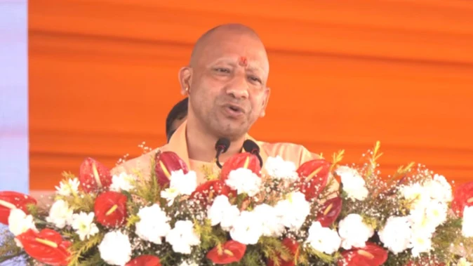 योगी आदित्यनाथ का जनता से संदेश: वंदे मातरम का विरोध करने वालों को पहचानिए