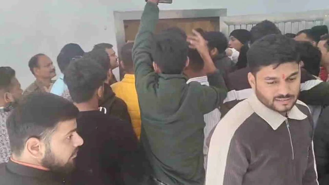 गढ़वाल विवि: एकेडमिक काउंसिल बैठक में छात्र प्रतिनिधियों के बहिष्कार पर हंगामा