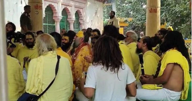 'बाद' ग्राम में संत प्रेमानंद महाराज के दर्शन, भक्त हुए भावविभोर