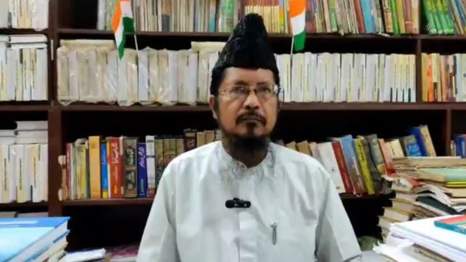 मौलाना रजवी का अखिलेश यादव पर हमला: क्या मुसलमान को बनाएंगे सीएम चेहरा?