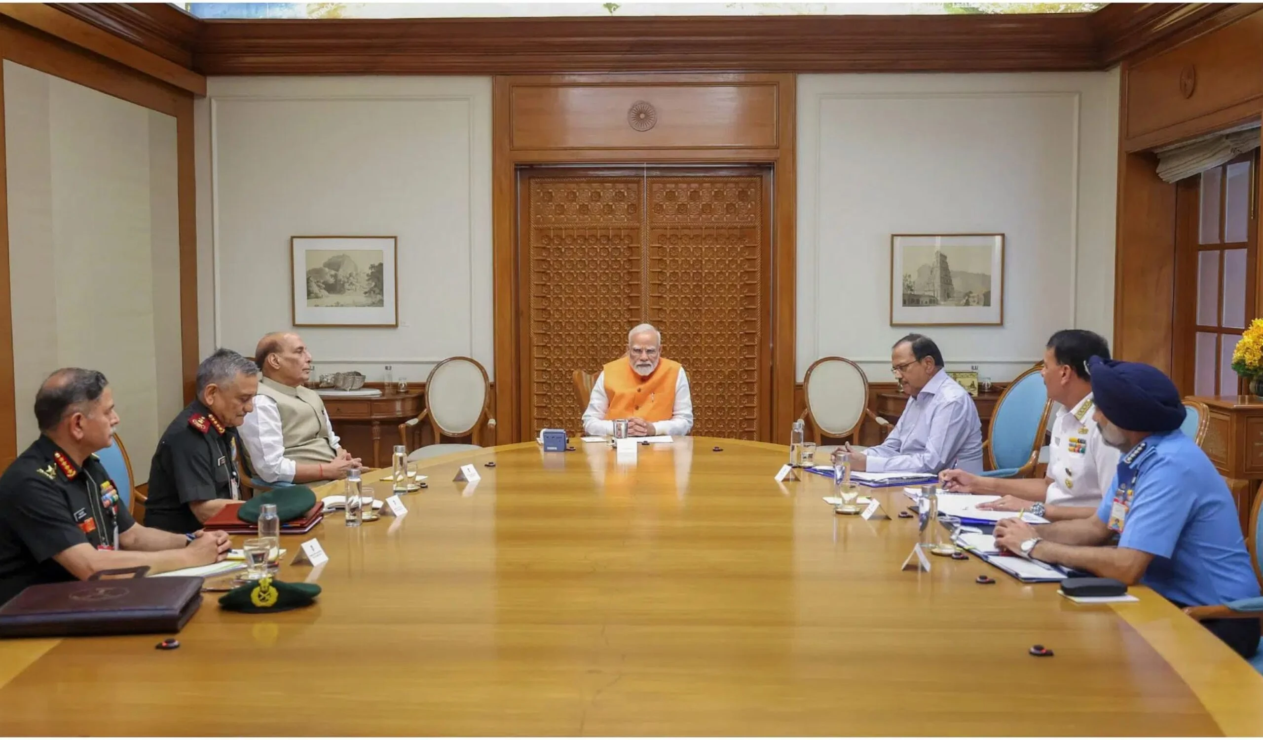 पीएम मोदी की अध्यक्षता में कैबिनेट बैठक: दिल्ली धमाका ‘आतंकवादी हमला’ घोषित