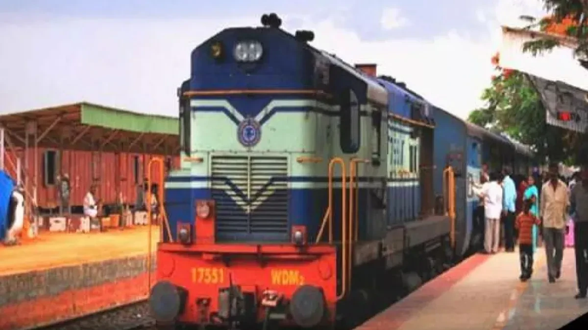 'पाक जिंदाबाद' और '12/11 रेल धमाका', महानगरी एक्सप्रेस के शौचालय में लिखा मिला आपत्तिजनक संदेश