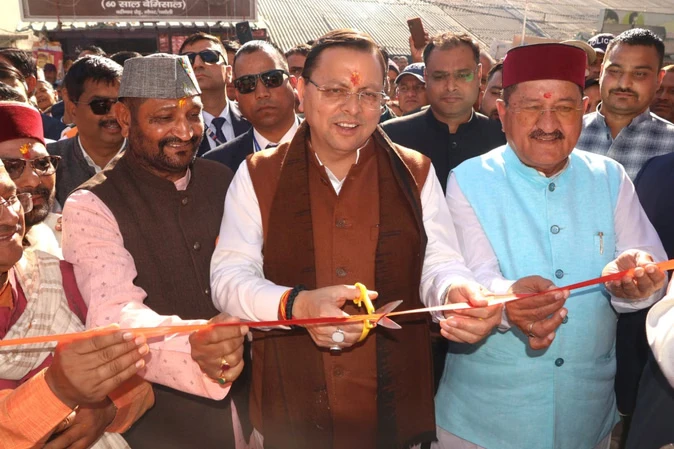 गौचर हवाई पट्टी से जल्द 18-सीटर विमान सेवा शुरू, सीएम धामी ने की घोषणा