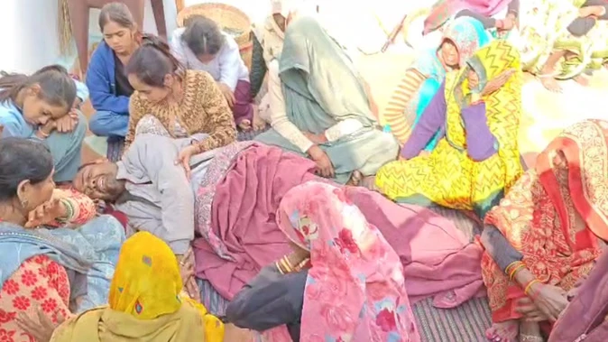 कोंच में घरेलू विवाद: मां ने बेटियों के साथ लगाई आग, तीनों की मौत