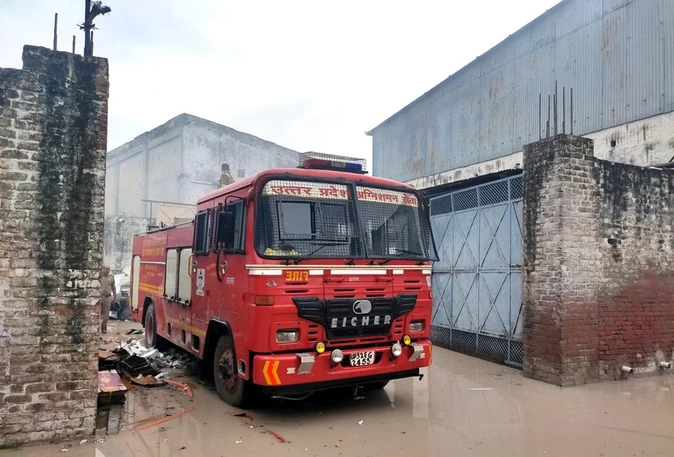 चौमूं: भगवती पेपर मिल में भीषण आग, लाखों का नुकसान