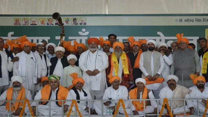 सोरम महापंचायत में शामिल हुए चार थांबेदार, गठवाला खाप दो गुटों में बंटा