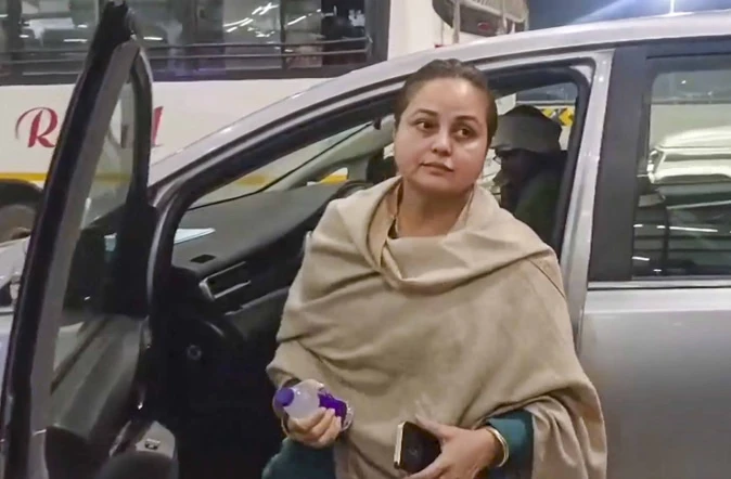 रोहिणी आचार्य ने किडनी डोनेशन विवाद पर साधा निशाना, संजय यादव और आलोचकों को दी चुनौती