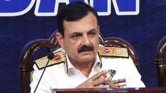 पाकिस्तान को जहाज और पनडुब्बियां दे रहा चीन, नौसेना हर गतिविधि पर सतर्क: वात्सायन