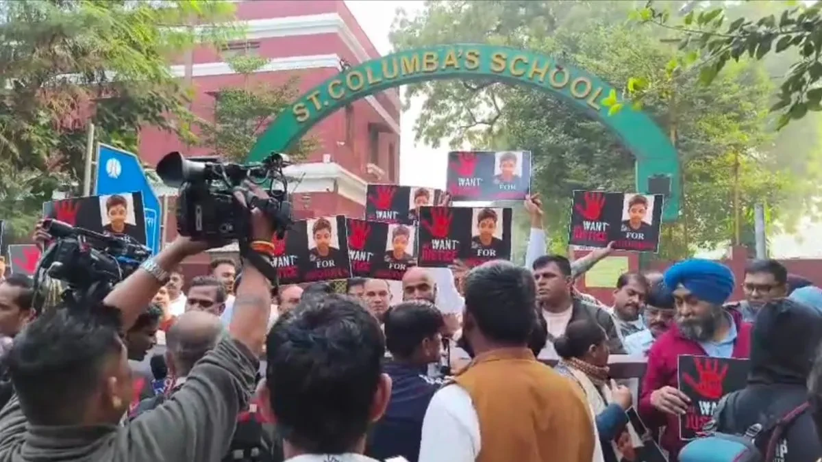 छात्र आत्महत्या मामला: सेंट कोलंबस स्कूल ने चार शिक्षिकाओं को निलंबित किया