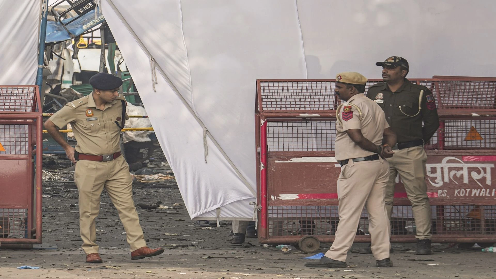 दिल्ली बम विस्फोट मामले में यूपी एटीएस की कार्रवाई, संदिग्ध डॉक्टरों से की पूछताछ