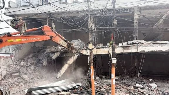 बरेली: मौलाना तौकीर के करीबी आरिफ के शोरूम पर बीडीए की कार्रवाई फिर शुरू