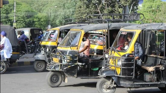 एनसीआर में एक जनवरी से डीजल-पेट्रोल कैब और डिलीवरी वाहन पर रोक, मेरठ में 15 हजार ऑटो होंगे बंद