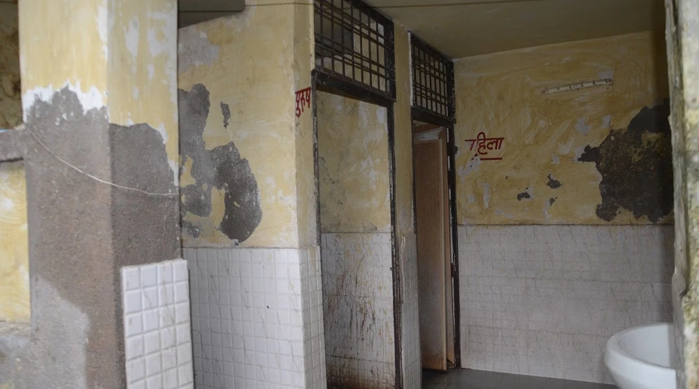 दिल्ली में शादी समारोह के दौरान किशोरी से दुष्कर्म, आरोपी रिश्तेदार फरार