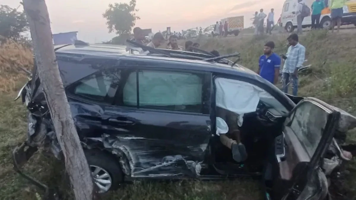 कर्नाटक में सड़क हादसा: वरिष्ठ आईएएस अधिकारी सहित तीन की मौत