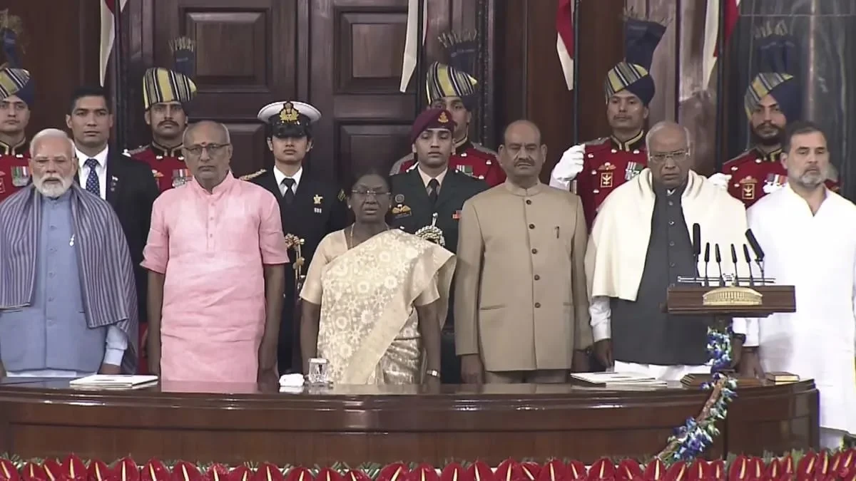 संविधान दिवस 2025: राष्ट्रपति मुर्मु ने पढ़ा प्रस्तावना, कहा- 'विकसित भारत का संकल्प जरूर पूरा होगा'