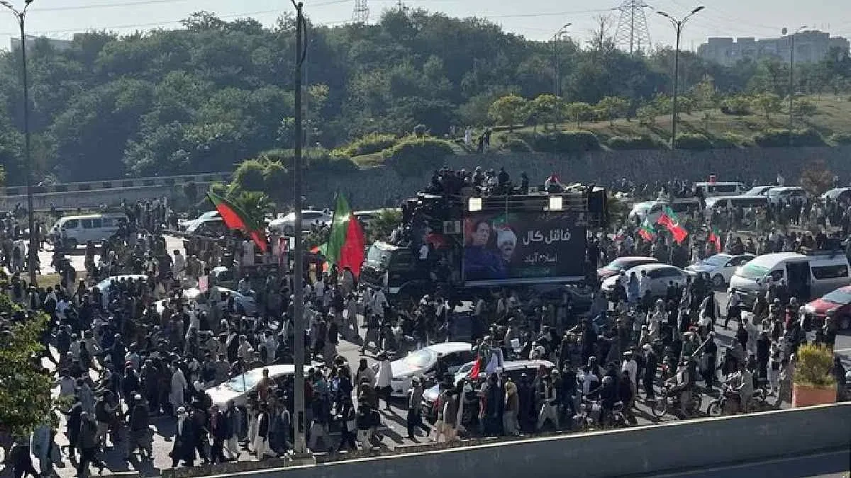 इमरान से बहनों की मुलाकात पर रोक, अफगानिस्तान का आरोप- जेल में कर दी गई हत्या