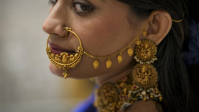 दिल्ली में सोने की कीमतों में तेज उछाल, चांदी ने भी पकड़ी रफ्तार