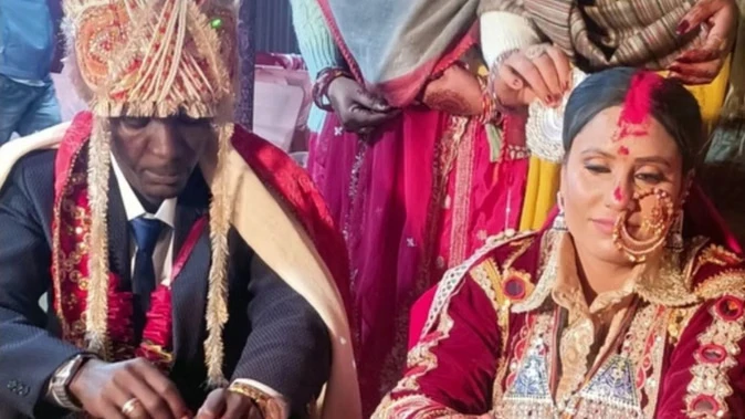 कांगड़ा की अंतरराष्ट्रीय पर्वतारोही अंजली शर्मा ने रवांडा के यवेस काजियुका से रचाई शादी