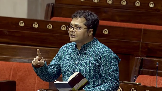 टीएमसी सांसद ने चुनाव आयोग के एआई ऐप पर उठाए गंभीर सवाल