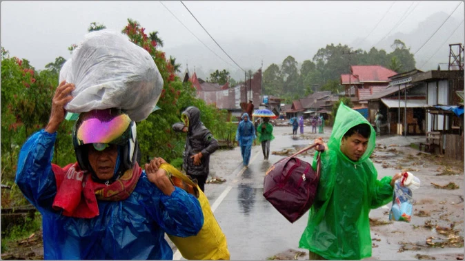 इंडोनेशिया आपदा: सुमात्रा में 248 की मौत, राहत अभियान तेज