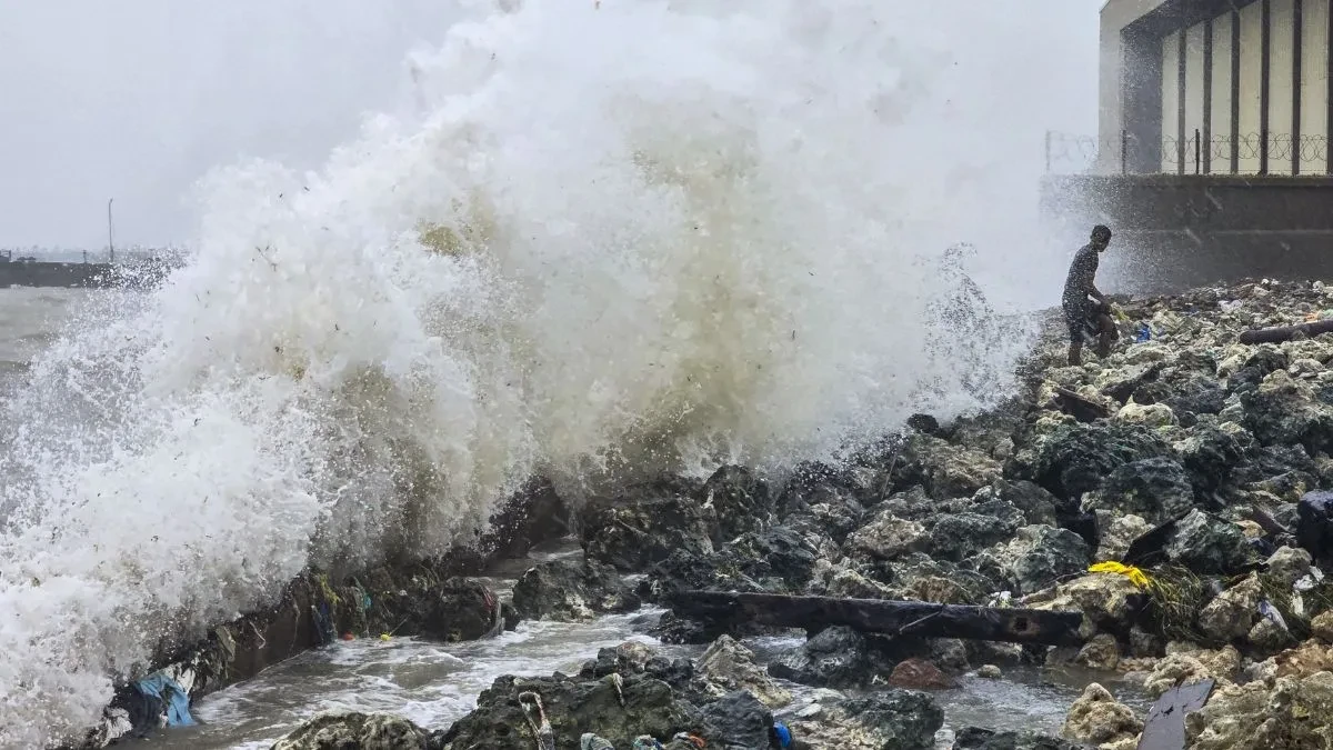 श्रीलंका में साइक्लोन दितवाह का कहर, 123 मौतें; कोलंबो एयरपोर्ट पर फंसे 300 भारतीय यात्री