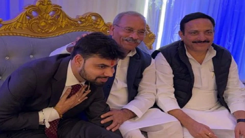 रक्षित ने पेश की मिसाल: सगाई में दिए गए 21 लाख रुपए लौटाए, कहा- दहेज अभिशाप, मैं नहीं लूंगा !