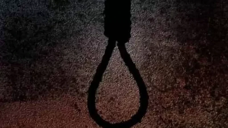 मेरठ: यूनिवर्सिटी के हॉस्टल में फंदे पर लटका मिला एमबीबीएस छात्र, मचा हड़कंप