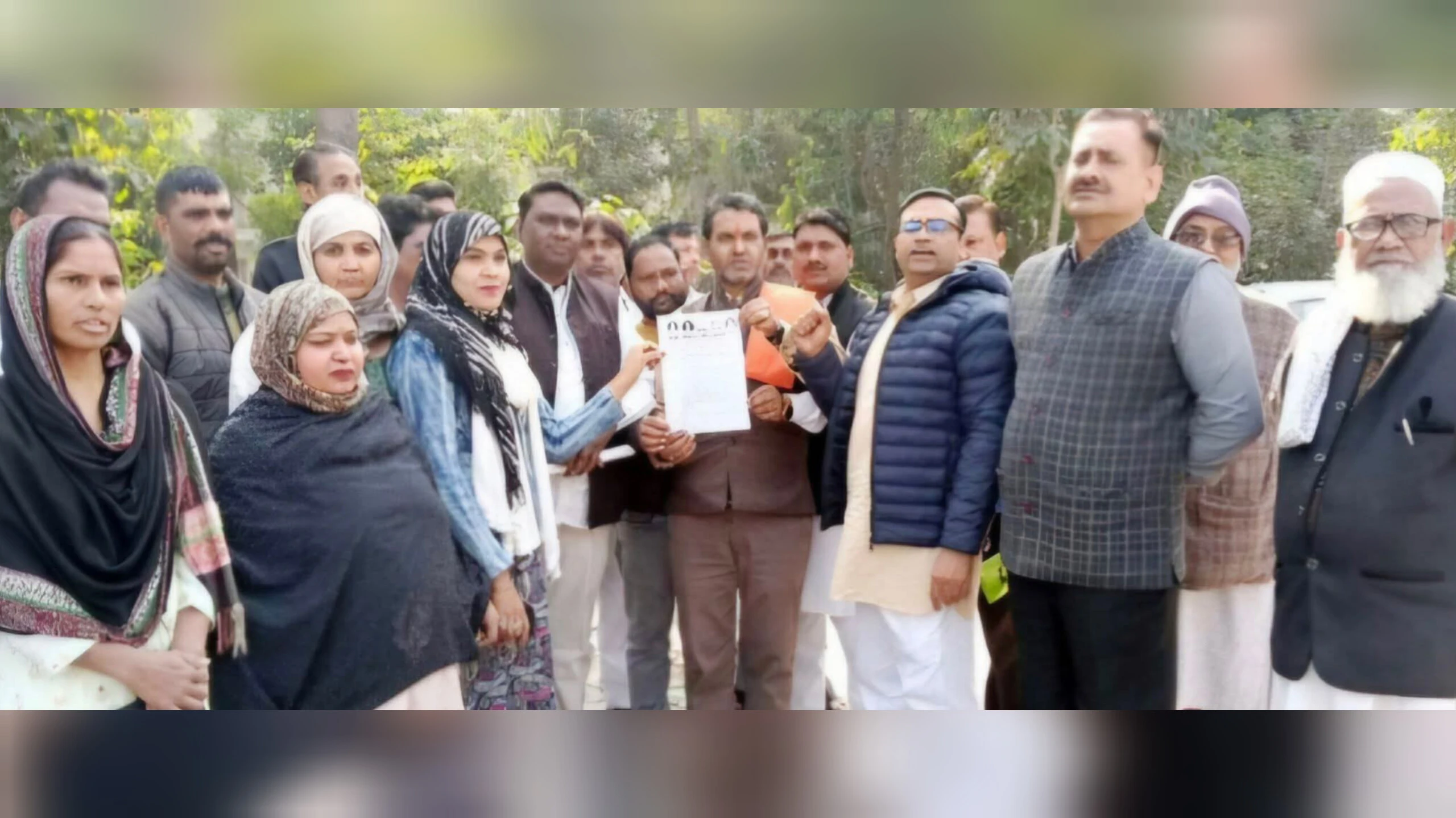 एक कप चाय और दो पराठों का बिल 460 रुपये, युवक ने डीएम से की शिकायत