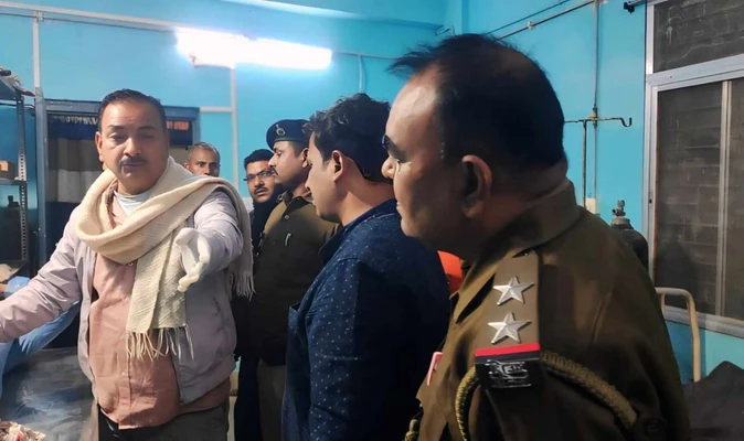 छपरा में फिर चली गोलियां, कपड़ा व्यवसायी के कर्मी से डेढ़ लाख की लूट