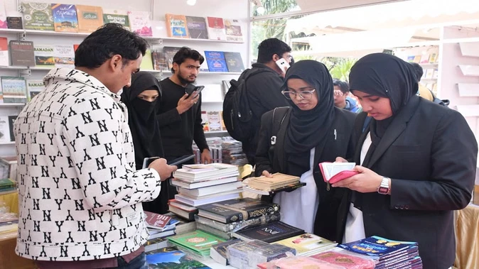एएमयू उर्दू पुस्तक मेला: आठ दिनों में 60 लाख रुपये की बिक्री, किताबों की मिठास बरकरार