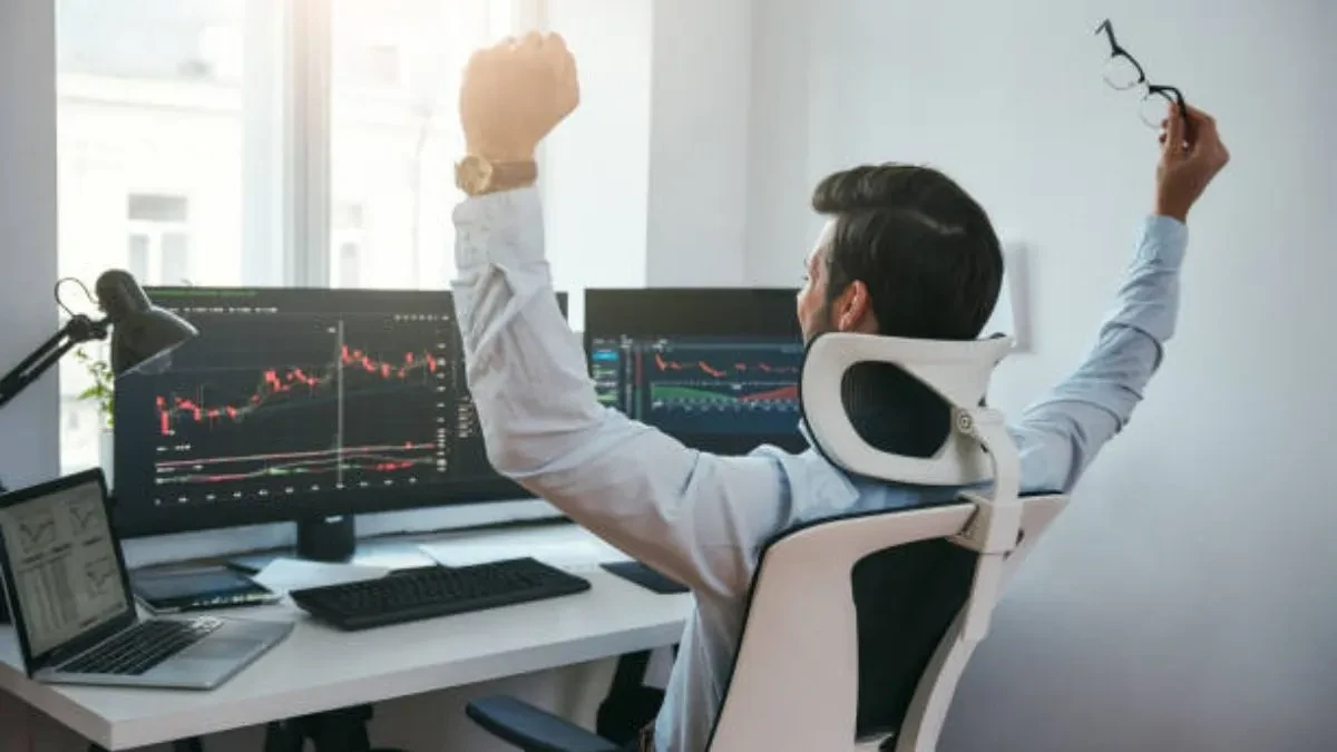 सेंसेक्स और निफ्टी ने तोड़ा रिकॉर्ड, एसबीआई और इंफोसिस के शेयर चमके