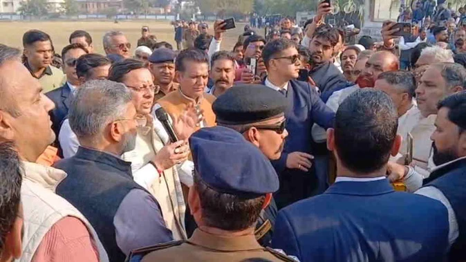 हरिद्वार पहुंचे सीएम धामी, गन्ना मूल्य बढ़ाने पर किसानों ने जताया आभार