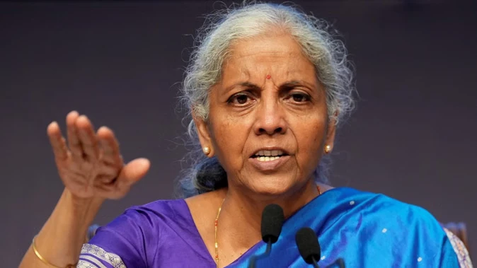 वित्त मंत्री निर्मला सीतारमण ने एलआईसी के निवेश पर स्पष्ट किया: मंत्रालय का कोई निर्देश नहीं