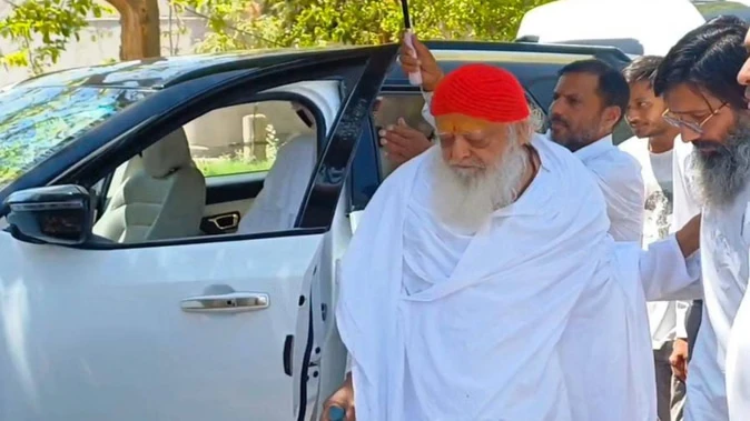 आसाराम की जमानत रद्द कराने सुप्रीम कोर्ट पहुंचे पीड़िता के पिता