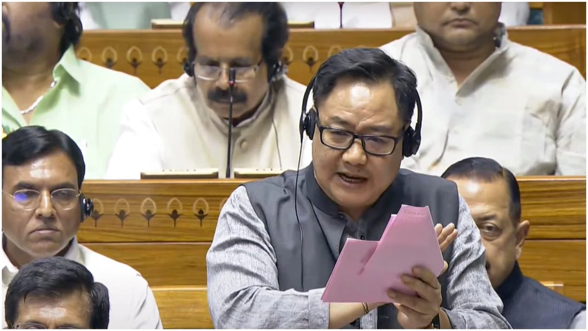 एसआईआर पर सरकार चर्चा को तैयार, रिजिजू बोले- विपक्ष समयसीमा नहीं थोप सकता