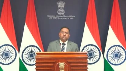 श्रीलंका राहत विवाद: भारत ने पाकिस्तान के झूठे दावे को किया खारिज, कहा- चार घंटे में दी थी मंजूरी