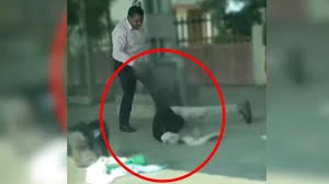 नागदा स्टेशन पर दिव्यांग से मारपीट करने वाले प्रधान आरक्षक को जीआरपी ने किया निलंबित