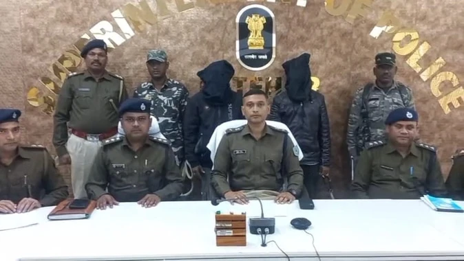 लातेहार पुलिस ने झारखंड जनमुक्ति परिषद के दो सक्रिय कमांडरों को किया गिरफ्तार