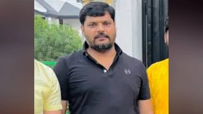 कफ सिरप गिरोह का सरगना आलोक प्रताप निकला पूर्व सांसद धनंजय सिंह का करीबी, जांच में खुलासा