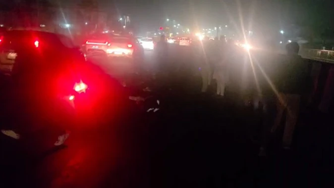 गजरौला हाईवे पर ट्रक ने बाइक को रौंदा, दो की दर्दनाक मौत