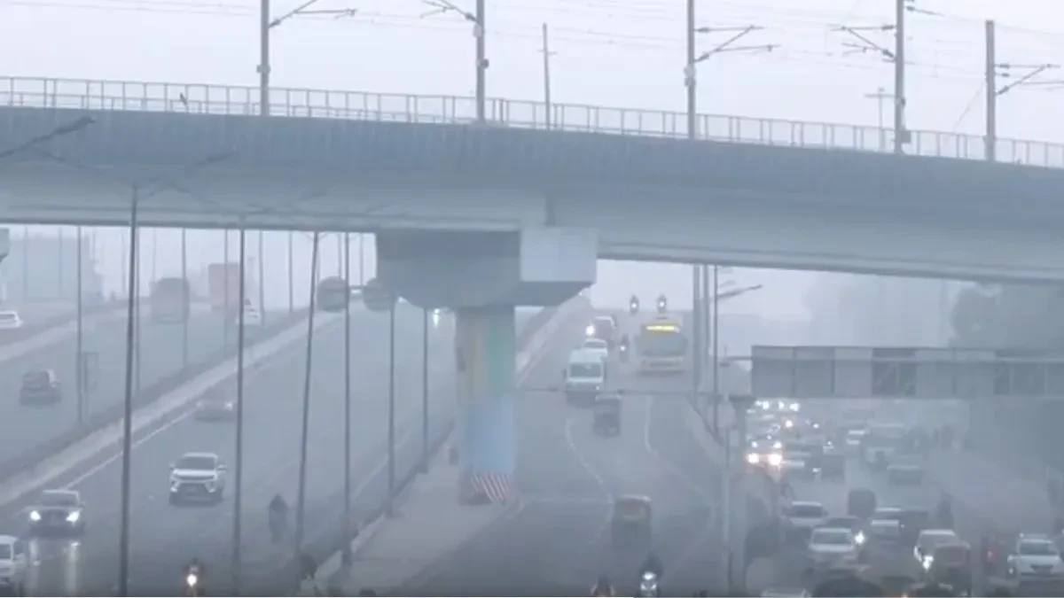 दिल्ली-एनसीआर में जहरीला स्मॉग हावी, फरीदाबाद की हवा में थोड़ी राहत