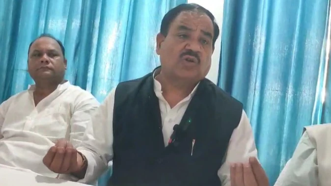 सर्द मौसम में गरम हुई राजनीति: एक साल पहले ही तेज़ हुआ चुनावी संग्राम