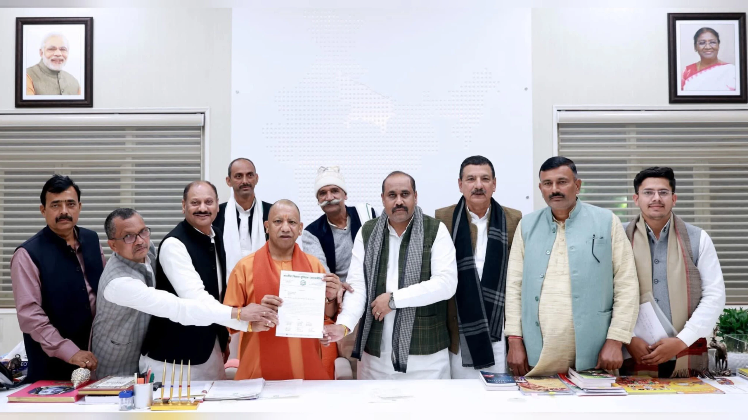 सीएम योगी से मिले किसान नेता, खरीद प्रणाली और शुगर मिल विस्तार पर दिया ज्ञापन