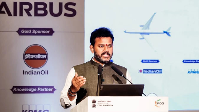 इंडिगो संकट: 'यात्रियों से न वसूलें ज्यादा किराया, ऐसा हुआ तो कार्रवाई करेंगे'- सरकार का एलान