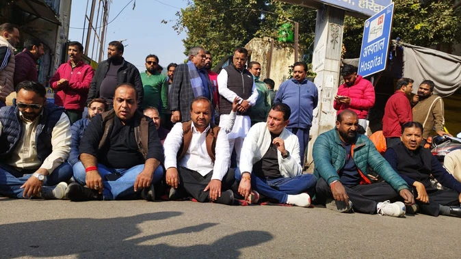 मोर्चरी की लापरवाही: धर्मशाला मैनेजर के शव को चूहों ने कुतरा, परिजन नाराज