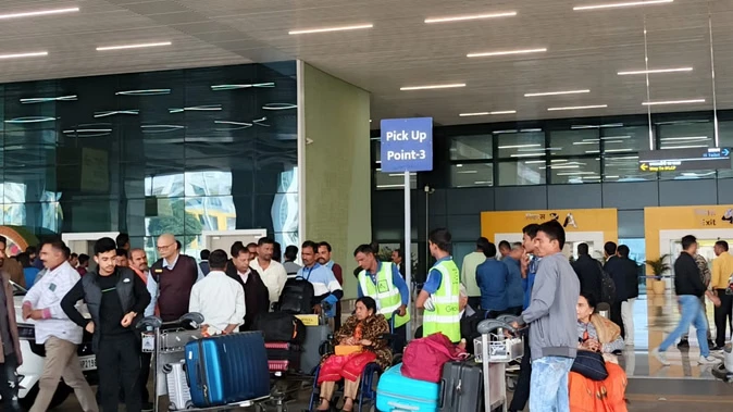 पटना एयरपोर्ट से आज भी इंडिगो की कई फ्लाइट कैंसिल, यात्रियों में आक्रोश