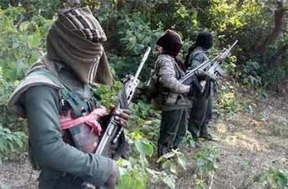 बालाघाट में 77 लाख के इनामी कबीर सहित 10 नक्सलियों ने किया सरेंडर